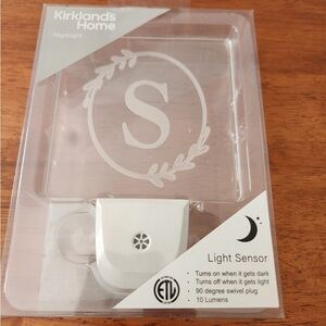 Brand New Kirkland Light Sensor.